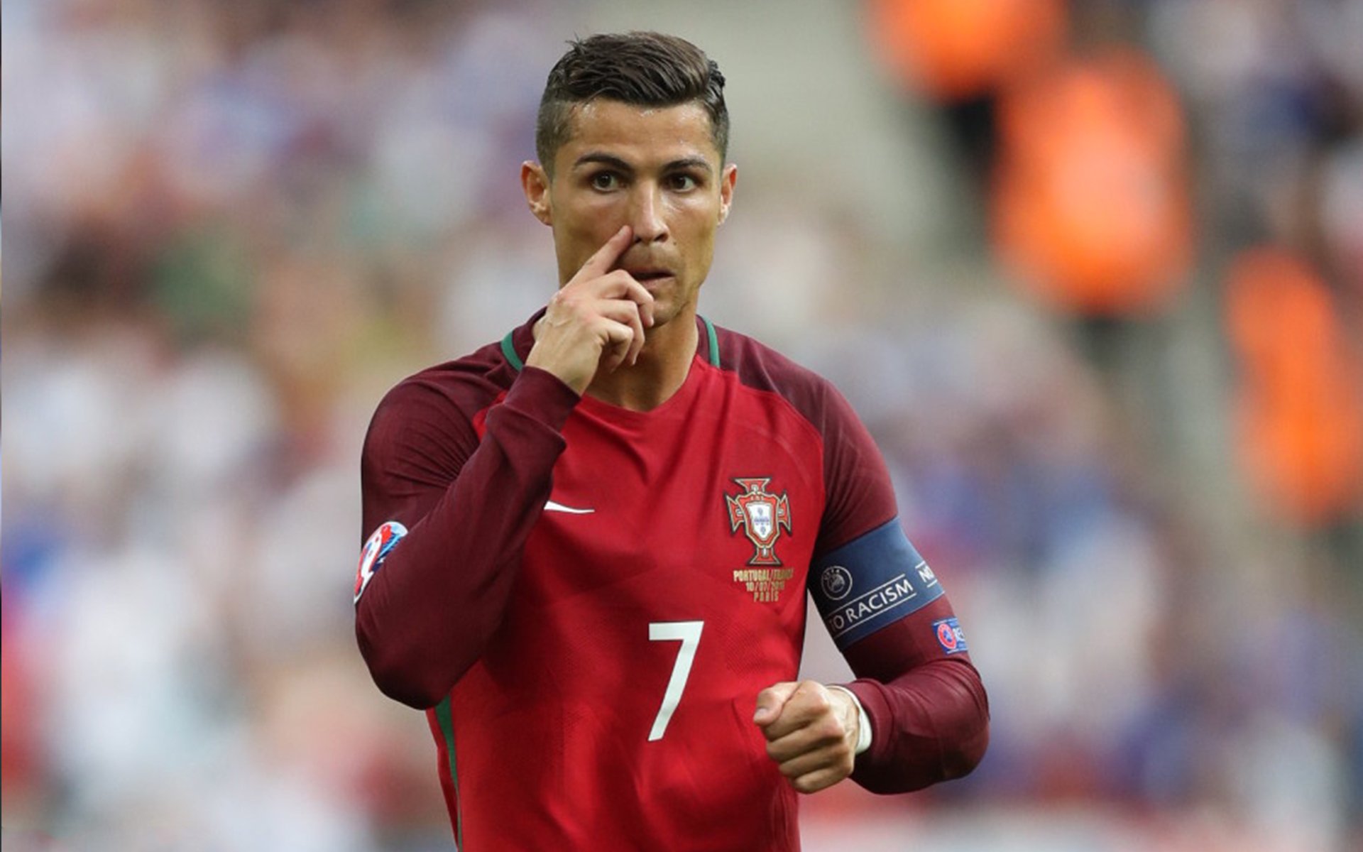 掘金引发争议!,姆巴佩官方宣布晋级下一阶段新规赛场气氛高涨